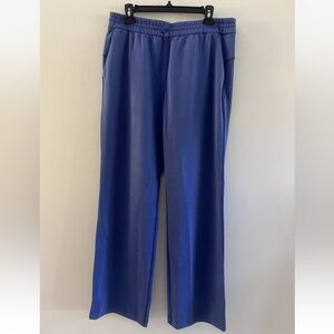 NWOT LULULEMON Softstreme High Rise Pants Size 10, Blue
